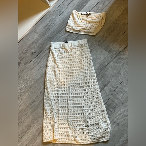 BRAND NEW
Knit Tube top & skirt set - Picture 2 of 4
